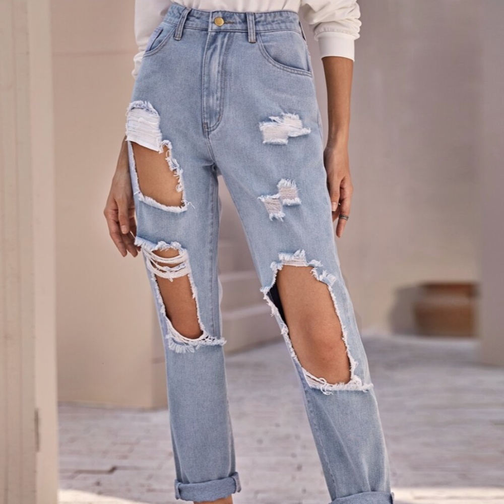 Light Wash Ripped Jeans